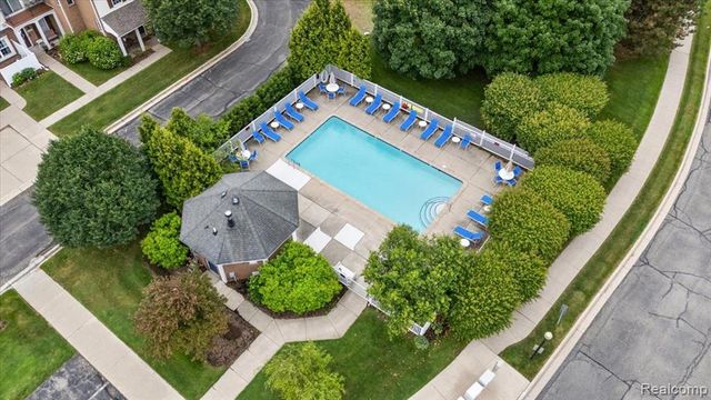 776 Amberly Drive C, Waterford, MI 48328