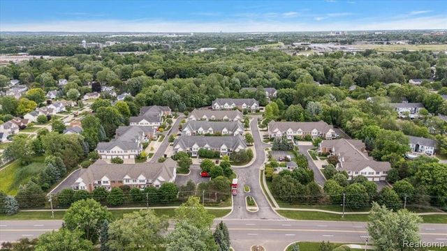 776 Amberly Drive C, Waterford, MI 48328