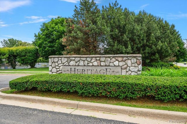 776 Amberly Drive C, Waterford, MI 48328