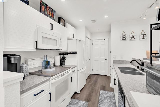 8170 Mountain View Dr C, Pleasanton, CA 94588
