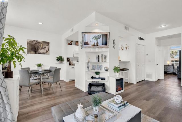 8170 Mountain View Dr C, Pleasanton, CA 94588