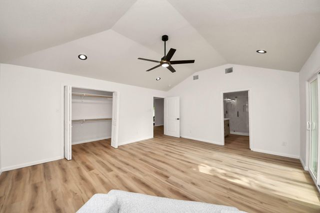 2407 Crestdale Dr, Houston, TX 77080