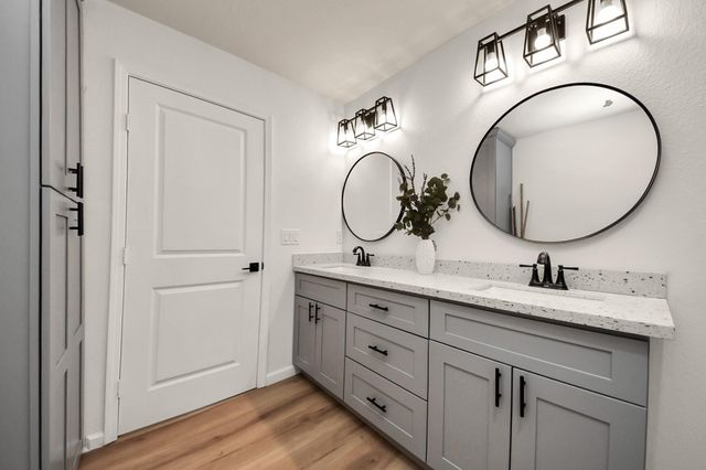 2407 Crestdale Dr, Houston, TX 77080