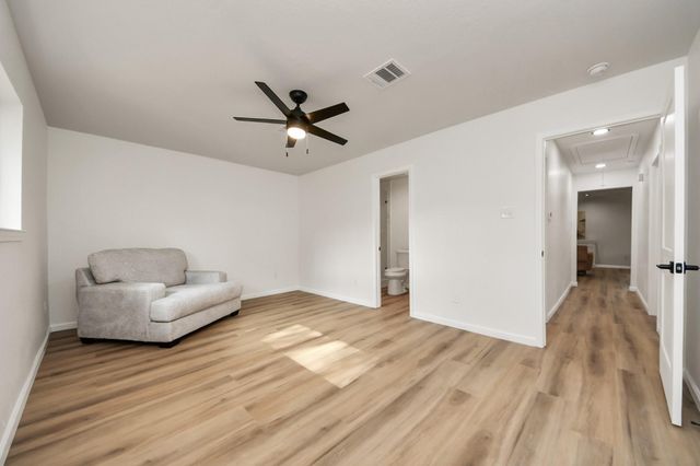 2407 Crestdale Dr, Houston, TX 77080