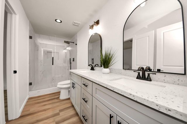 2407 Crestdale Dr, Houston, TX 77080
