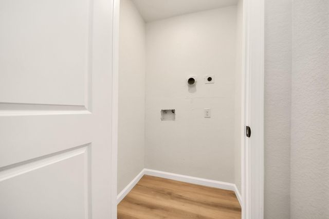 2407 Crestdale Dr, Houston, TX 77080