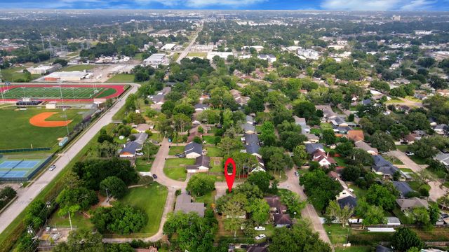 2407 Crestdale Dr, Houston, TX 77080