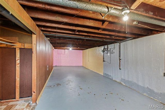250 Maple Drive, Florissant, MO 63031