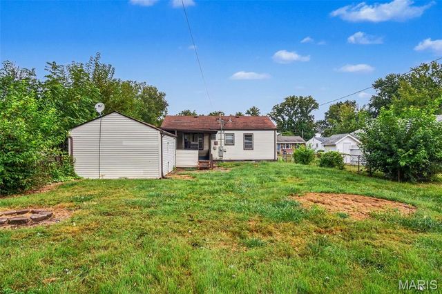 250 Maple Drive, Florissant, MO 63031
