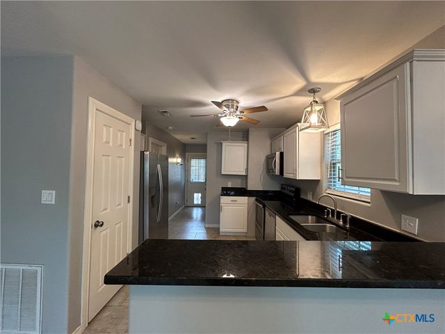 1698 W Bridge Street, New Braunfels, TX 78130