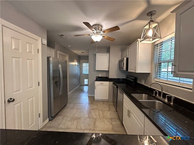 1698 W Bridge Street, New Braunfels, TX 78130