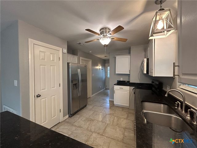 1698 W Bridge Street, New Braunfels, TX 78130