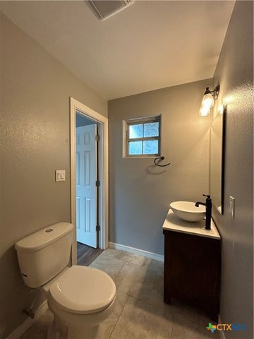 1698 W Bridge Street, New Braunfels, TX 78130