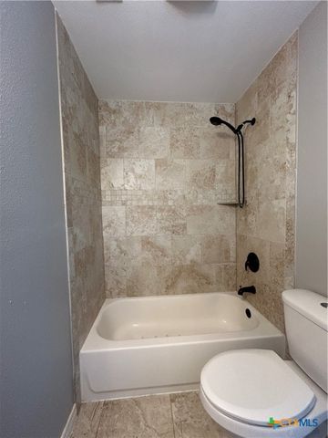 1698 W Bridge Street, New Braunfels, TX 78130