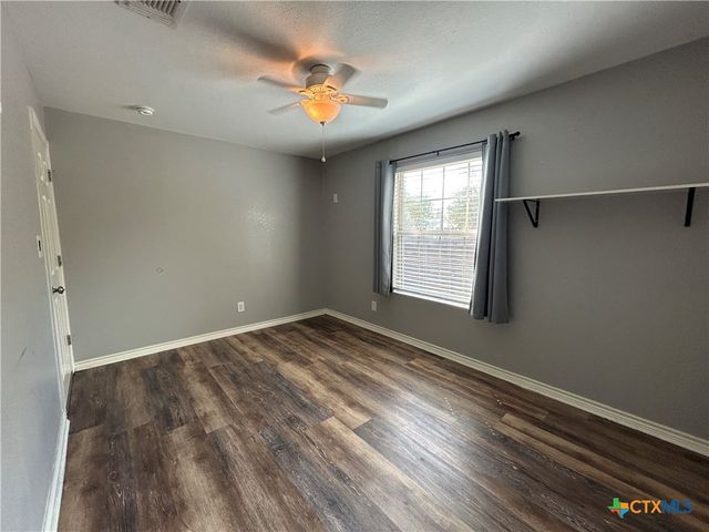 1698 W Bridge Street, New Braunfels, TX 78130