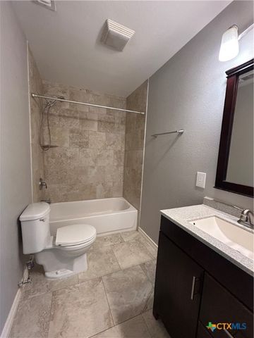 1698 W Bridge Street, New Braunfels, TX 78130