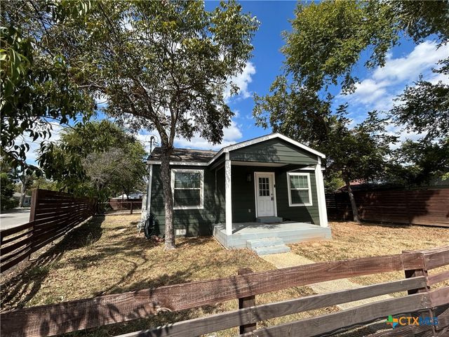 1698 W Bridge Street, New Braunfels, TX 78130