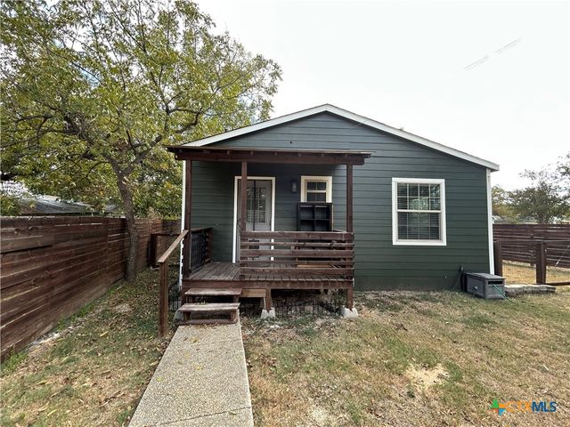 1698 W Bridge Street, New Braunfels, TX 78130