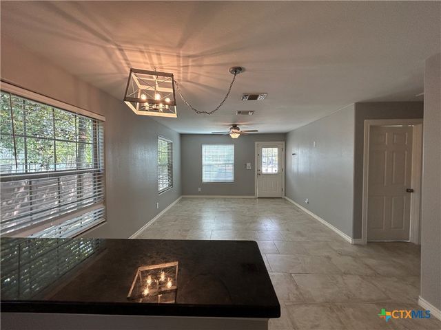 1698 W Bridge Street, New Braunfels, TX 78130