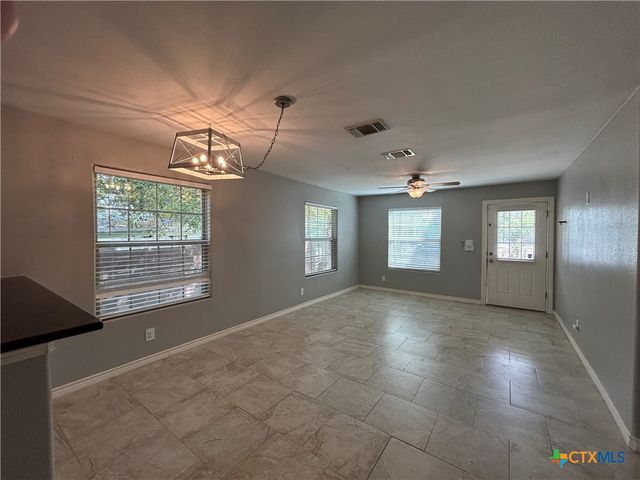 1698 W Bridge Street, New Braunfels, TX 78130