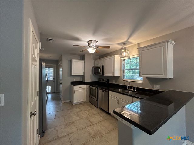 1698 W Bridge Street, New Braunfels, TX 78130