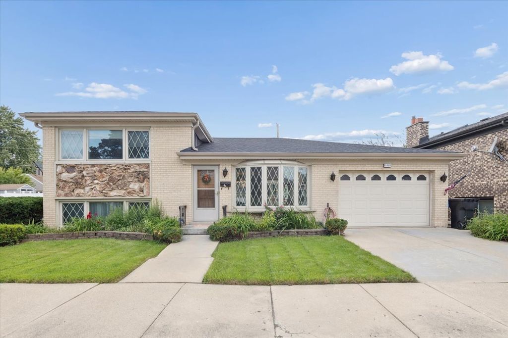 5800 N Octavia Avenue, Chicago, IL 60631 — exterior