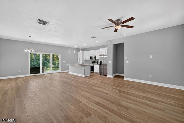2010 Robert AVE, Alva, FL 33920