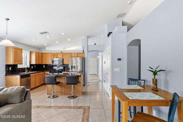 6943 W Harcuvar Drive, Tucson, AZ 85743