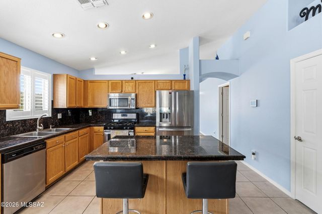 6943 W Harcuvar Drive, Tucson, AZ 85743