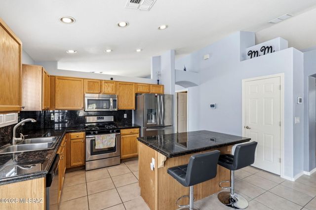 6943 W Harcuvar Drive, Tucson, AZ 85743