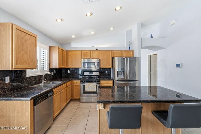 6943 W Harcuvar Drive, Tucson, AZ 85743