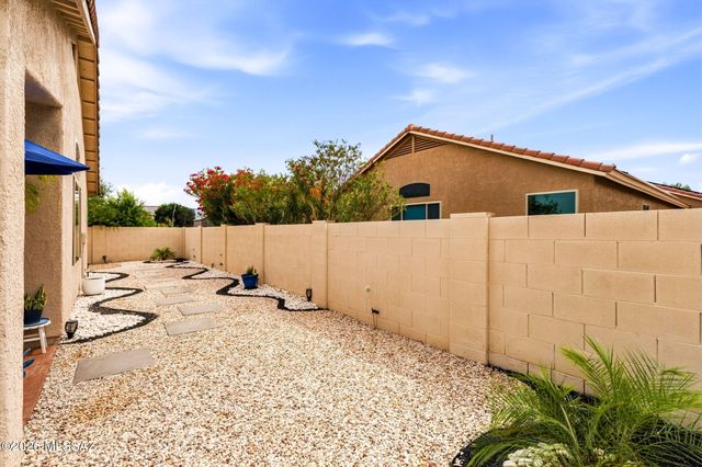 6943 W Harcuvar Drive, Tucson, AZ 85743
