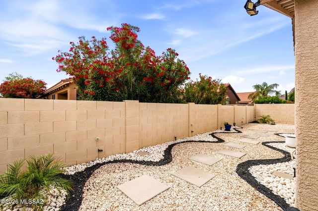 6943 W Harcuvar Drive, Tucson, AZ 85743