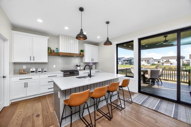 18328 Tanglewood Drive, Clive, IA 50325