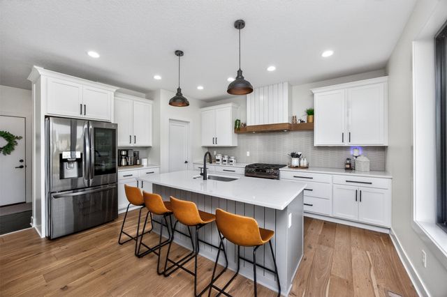 18328 Tanglewood Drive, Clive, IA 50325