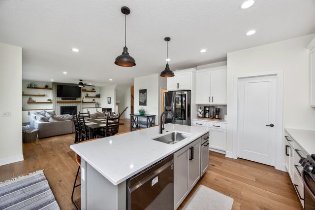 18328 Tanglewood Drive, Clive, IA 50325