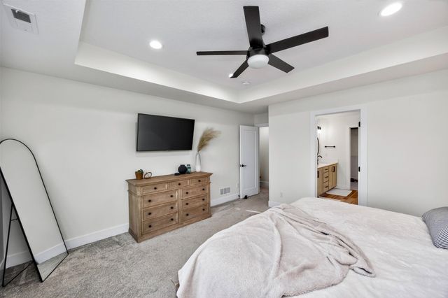 18328 Tanglewood Drive, Clive, IA 50325