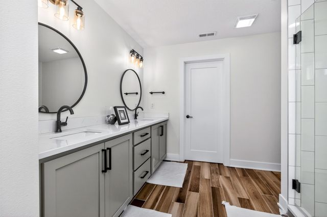 18328 Tanglewood Drive, Clive, IA 50325