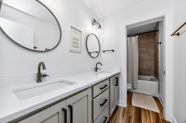 18328 Tanglewood Drive, Clive, IA 50325