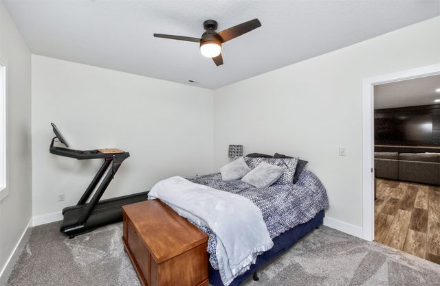 18328 Tanglewood Drive, Clive, IA 50325