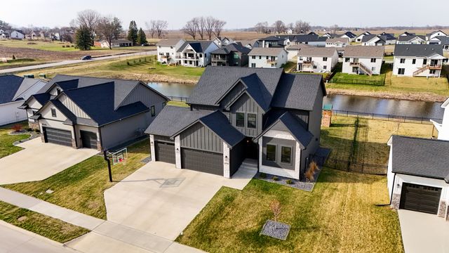 18328 Tanglewood Drive, Clive, IA 50325