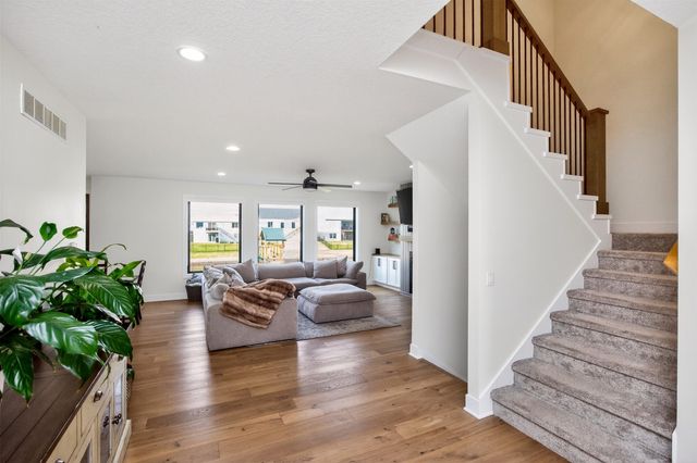 18328 Tanglewood Drive, Clive, IA 50325