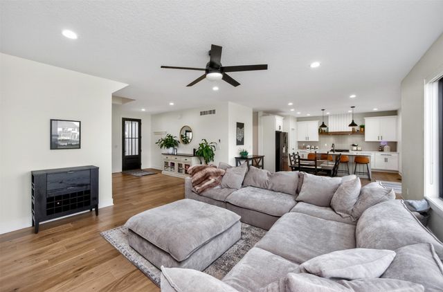 18328 Tanglewood Drive, Clive, IA 50325