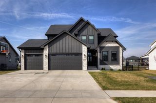 18328 Tanglewood Drive, Clive, IA 50325