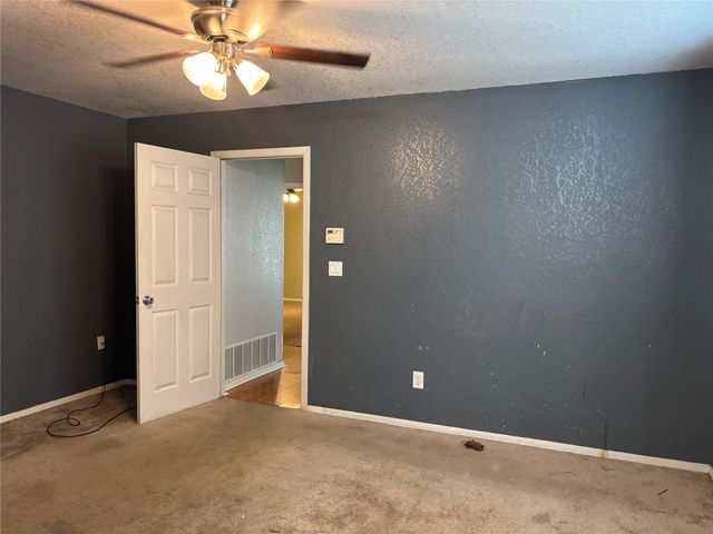 4052 Country Meadows Circle, Granbury, TX 76049