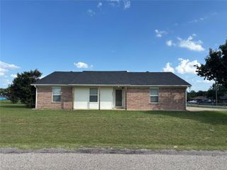 4052 Country Meadows Circle, Granbury, TX 76049
