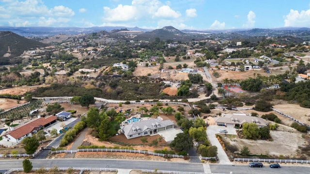 30012 Mckenna Heights Court, Valley Center, CA 92082