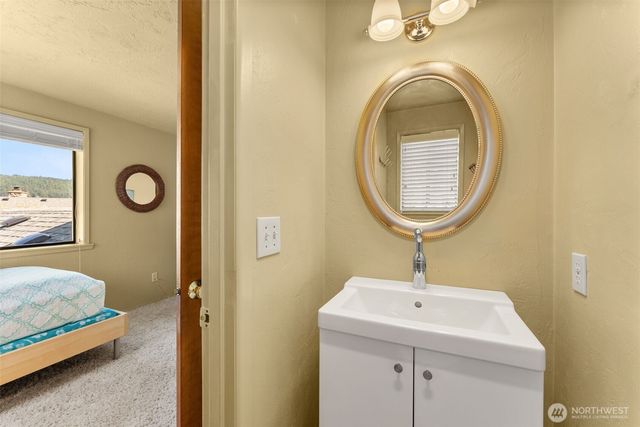 8331 E State Route 106, Union, WA 98592