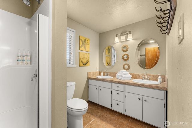 8331 E State Route 106, Union, WA 98592
