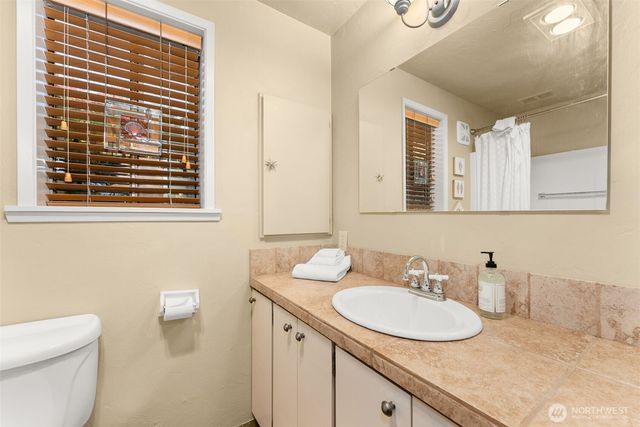 8331 E State Route 106, Union, WA 98592